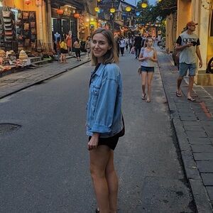 Meet your Posher, Kayci